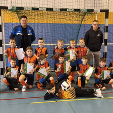 Świąteczny mecz żaków młodszych. Radość, sport i rodzinna atmosfera