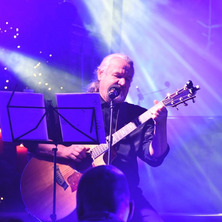 Moc kolęd i wyjątkowy nastrój. Koncert Marka Piekarczyka w Koronowie