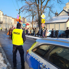 Policjanci dbali o bezpieczeństwo uczestników Orszaków Trzech Króli
