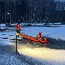 Ratownictwo na lodzie w praktyce. Strażacy doskonalili swoje umiejętności